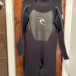 Rip Curl Black and Gray Men’s XL wetsuit